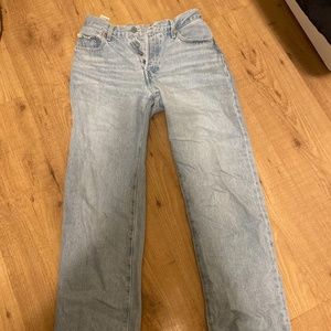 New Women’s Levi’s Jeans